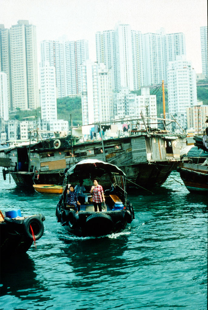 Nyt og gammelt i Hong Kongs havn