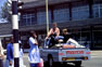 På ladet af en pick-up i Zimbabwe