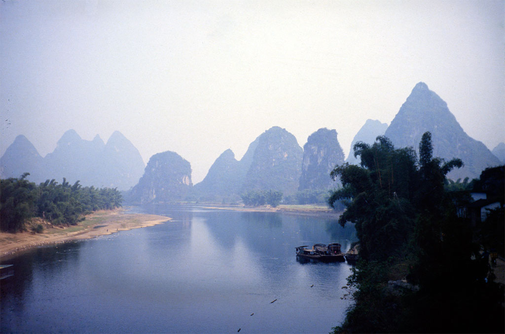 Sejlads på Li floden ved Yangshou i Guangxi provinsen